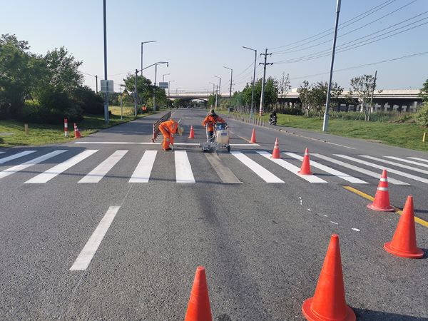 熱熔車位劃線的優(yōu)勢(shì)主要體現(xiàn)在哪五個(gè)方面